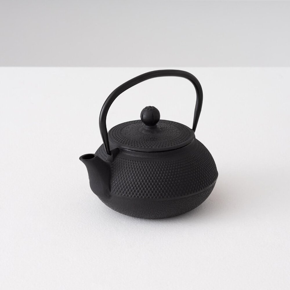Mai Cast Iron Teapot